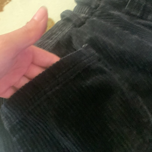 Men’s corduroy black pants with button, zipper, and pockets. - Picture 10 of 11